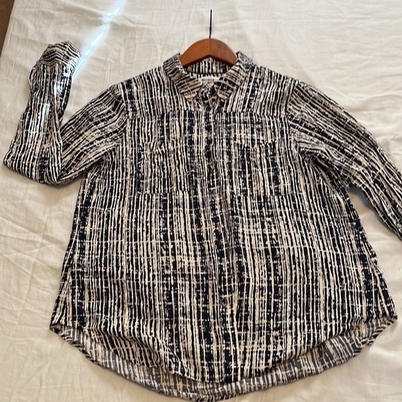 Anthropologie Holding Horses 100% Rayon Button Up Blouse Size 2 - Picture 4 of 9